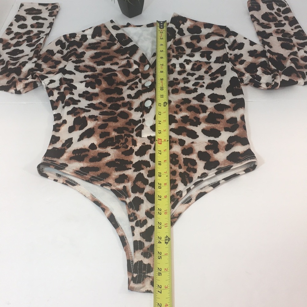🧡NWOT🖤LEOPARD LONG SLEEVE BODYSUIT - Picture 11 of 15